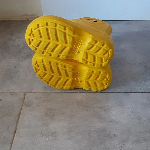 CROCS  SIZE  8 KIDS - Picture 5 of 5